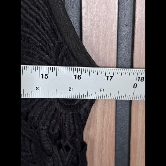 New Generation Love NY Top Large Black Textured Embroidered Nori Sleeveless Tank - Picture 3 of 7